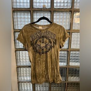 Woman’s graphic tee